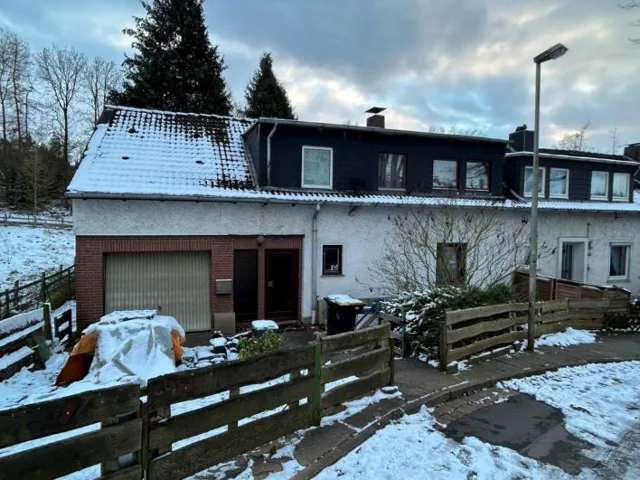 Zwangsversteigerung Reihenhaus in Porta Westfalica: Objektfoto