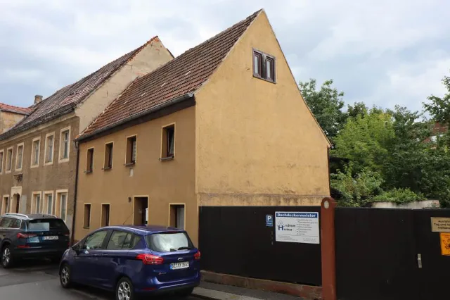 Zwangsversteigerung Reihenhaus in Radeberg: Objektfoto