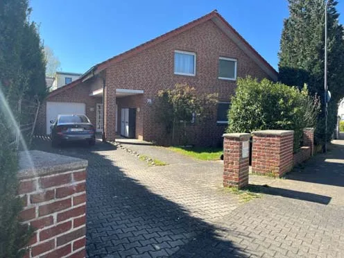 Zwangsversteigerung Zweifamilienhaus in Offenbach am Main: Objektfoto