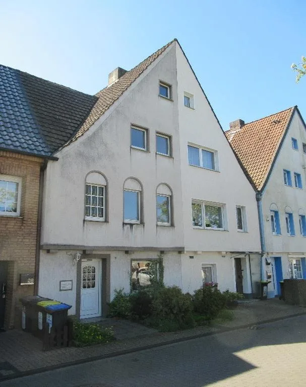 Außenansicht des Giebelhauses, frontal aufgenommen