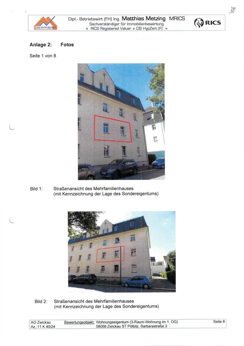 Zwei Straßenansichten des Mehrfamilienhauses, Vorderfront mit rot markiertem Wohnungsbereich.