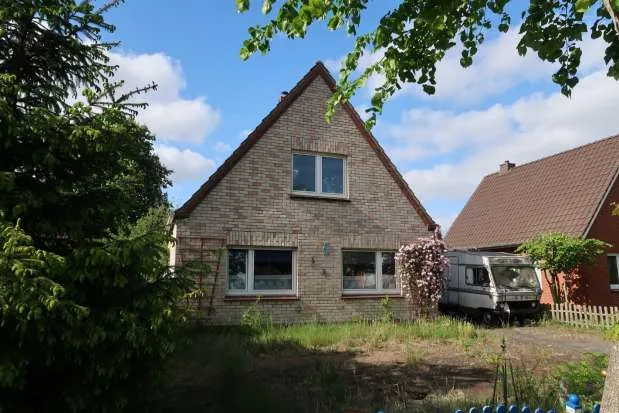 Zwangsversteigerung Einfamilienhaus in Apen: Objektfoto