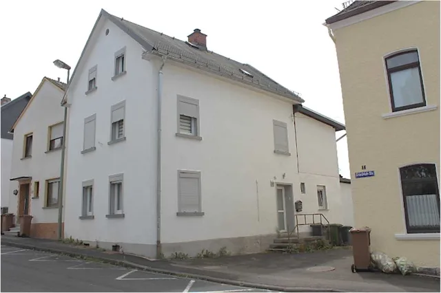 Zwangsversteigerung Einfamilienhaus in Höhr-Grenzhausen: Objektfoto
