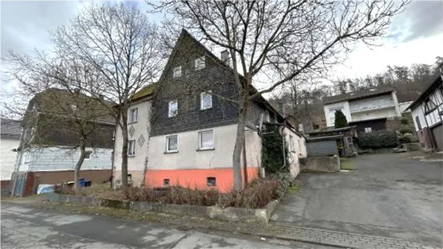 Zwangsversteigerung Einfamilienhaus in Eschenburg: Objektfoto