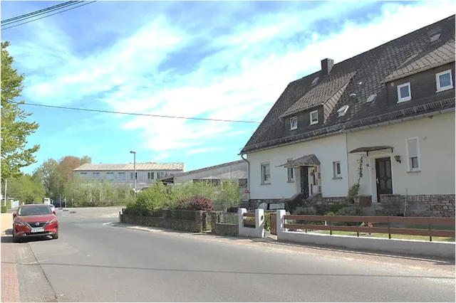 Zwangsversteigerung Einfamilienhaus in Ransbach-Baumbach: Objektfoto