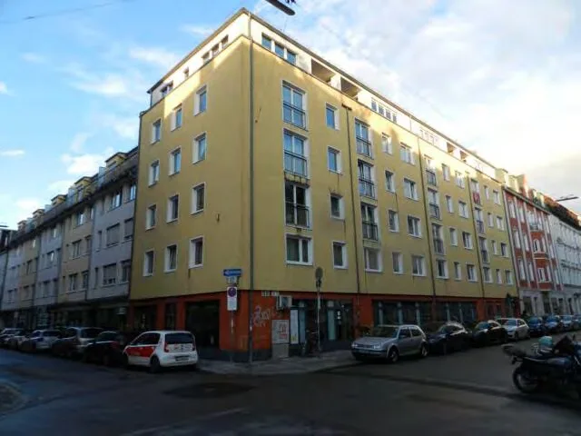Zwangsversteigerung Stellplatz/Garage in München: Objektfoto