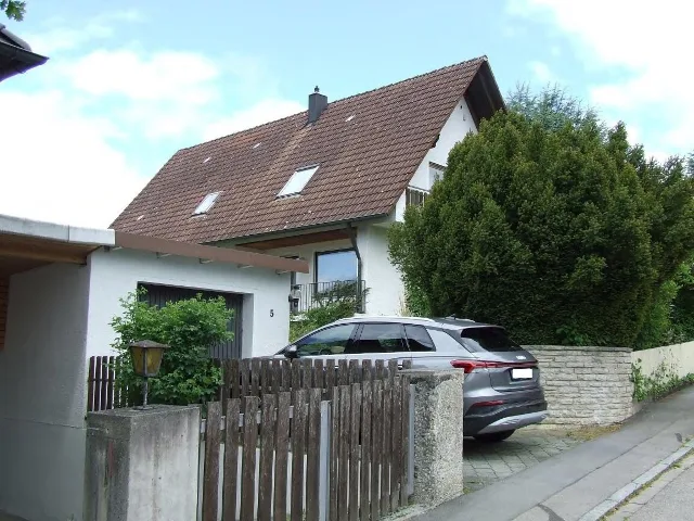 Zwangsversteigerung Zweifamilienhaus in Marzling: Objektfoto