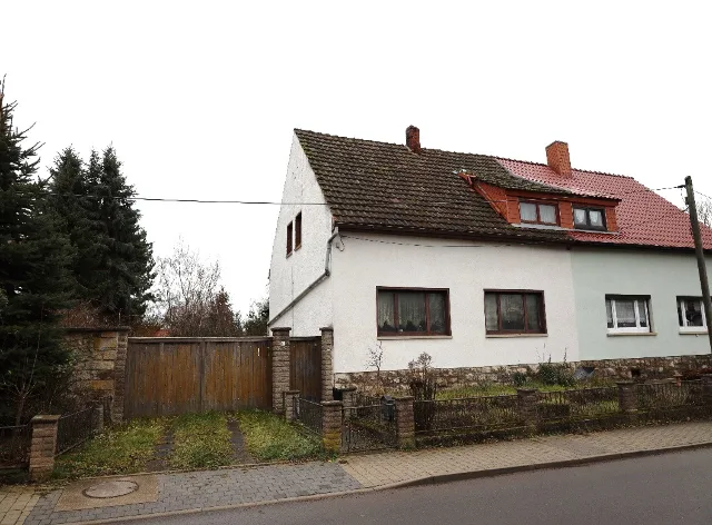 Zwangsversteigerung Doppelhaushälfte in Tonna: Objektfoto