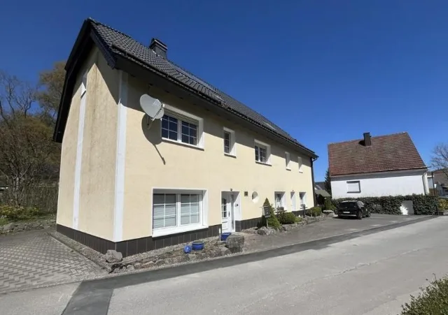 Zwangsversteigerung Mehrfamilienhaus in Brilon: Objektfoto