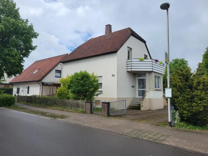 Außenansicht Wohnhaus, Hausnummer 24
