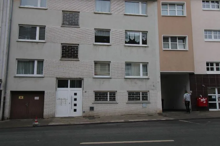 Frontansicht des Mehrfamilienhauses