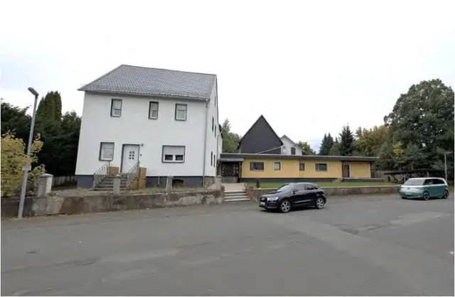Zwangsversteigerung Mehrfamilienhaus in Driedorf: Objektfoto