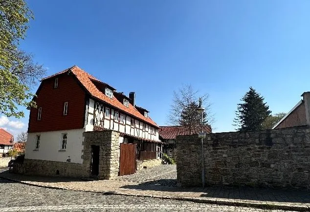 Zwangsversteigerung Mehrfamilienhaus in Huy: Objektfoto
