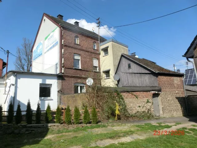Zwangsversteigerung Mehrfamilienhaus in Eitorf: Objektfoto