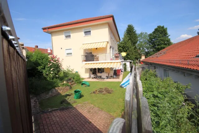 Zwangsversteigerung Zweifamilienhaus in Karben: Objektfoto