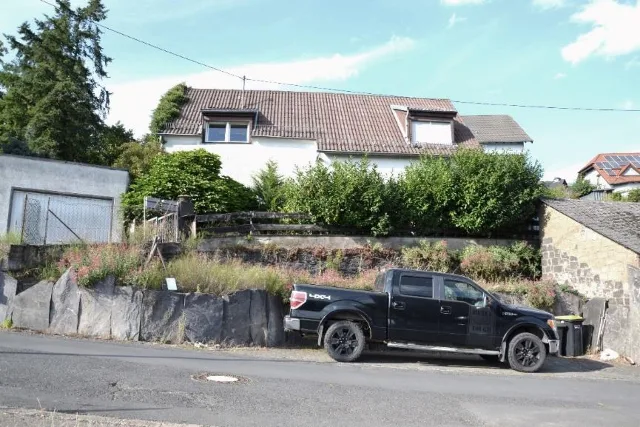 Zwangsversteigerung Einfamilienhaus in Ettringen: Objektfoto
