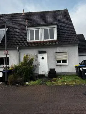 Zwangsversteigerung Reihenhaus in Duisburg: Objektfoto