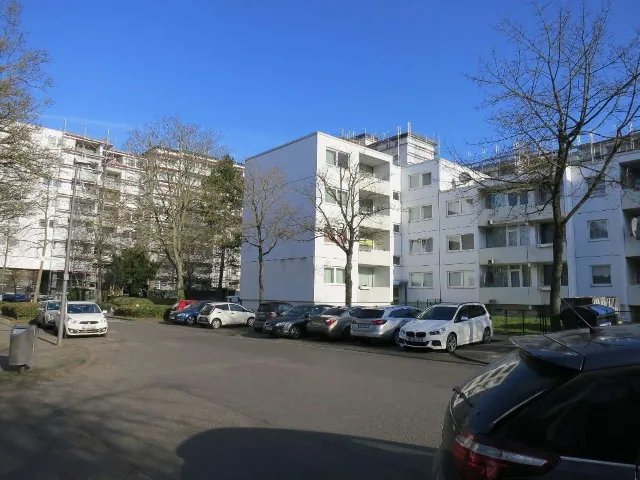 Zwangsversteigerung Mehrfamilienhaus in Koeln: Objektfoto