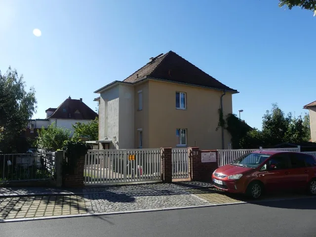 Zwangsversteigerung Zweifamilienhaus in Weinböhla: Objektfoto