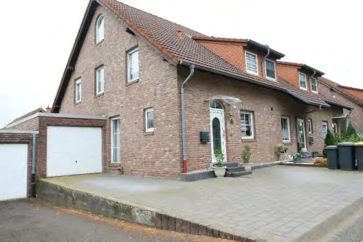 Zwangsversteigerung Reihenhaus in Übach-Palenberg: Objektfoto
