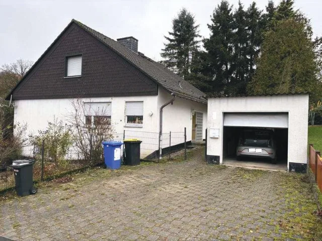 Zwangsversteigerung Einfamilienhaus in Niedenstein: Objektfoto