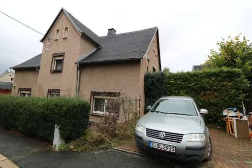 Zwangsversteigerung Zweifamilienhaus in Wilkau-Haßlau: Objektfoto