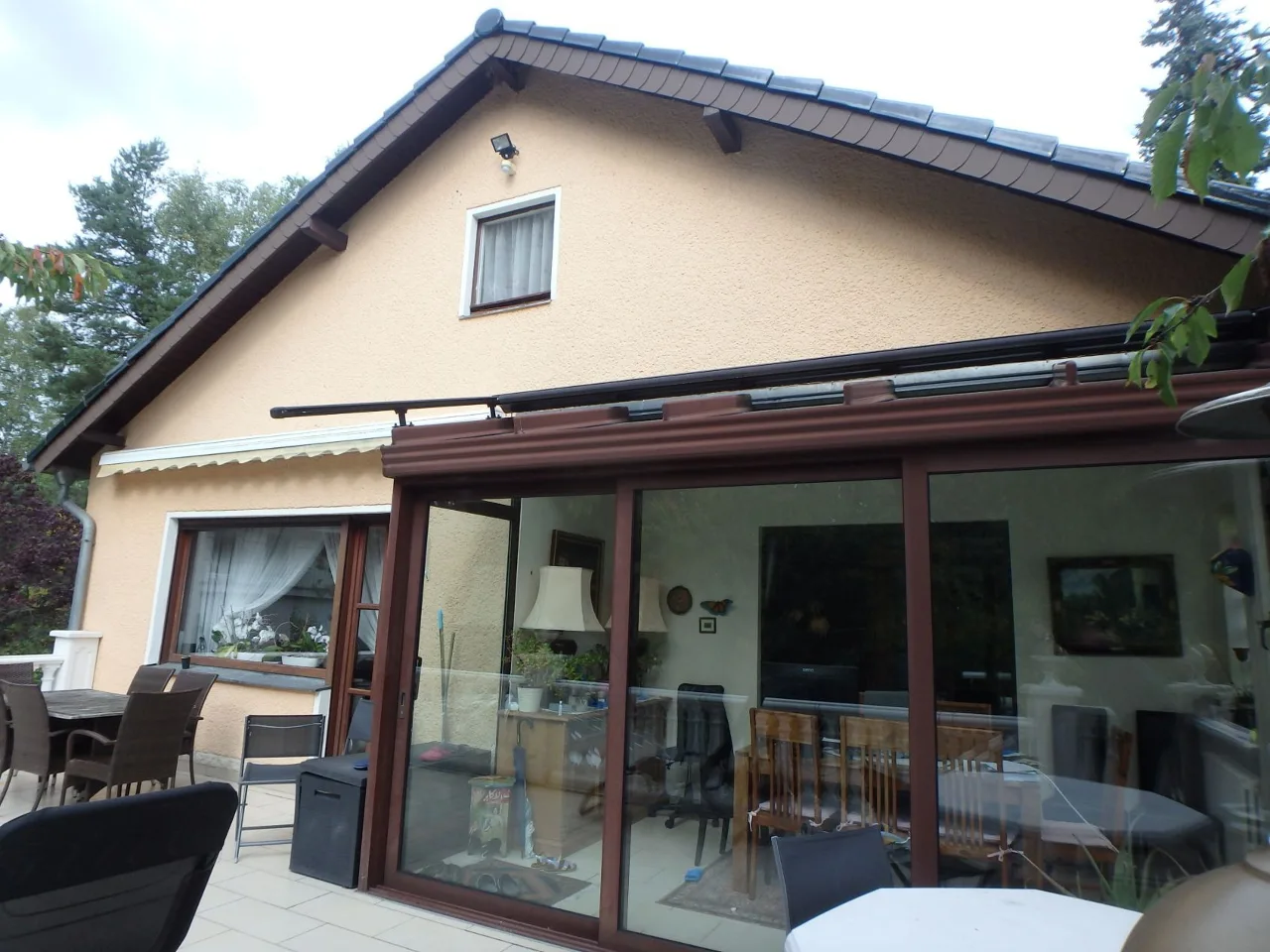 Frontansicht mit Veranda