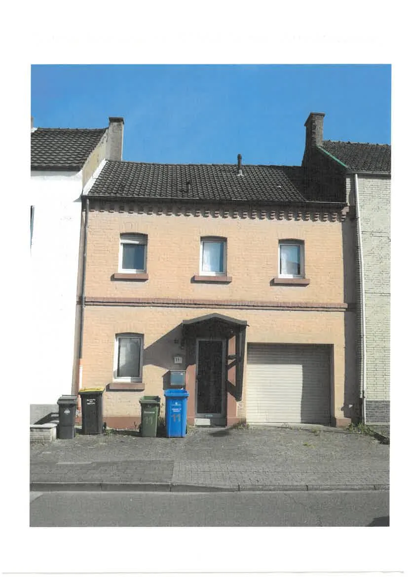 Straßenansicht der Front, Hausnummer 11