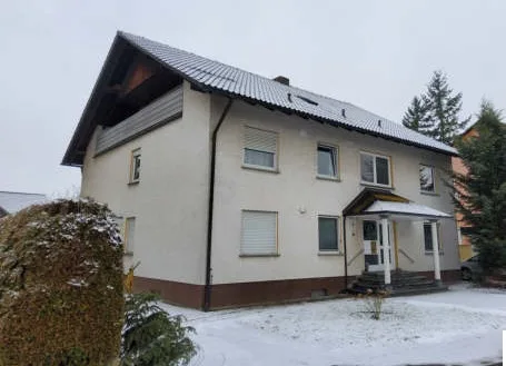 Zwangsversteigerung Mehrfamilienhaus in Schwanfeld: Objektfoto