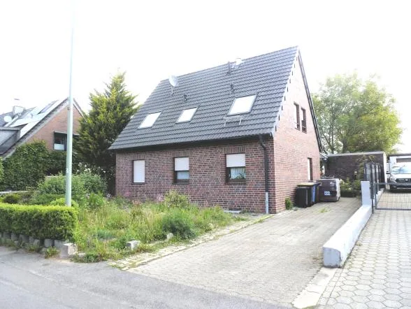 Zwangsversteigerung Zweifamilienhaus in Niederkruechten – Objektfoto