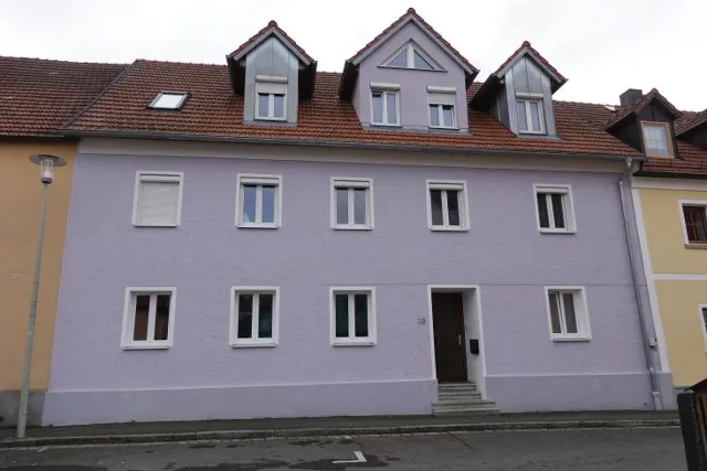 Zwangsversteigerung Zweifamilienhaus in Oberviechtach: Objektfoto