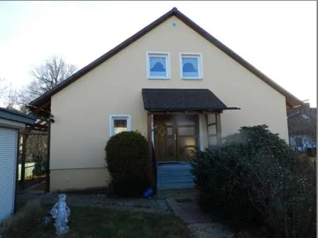 Zwangsversteigerung Zweifamilienhaus in Schwarzenbruck: Objektfoto