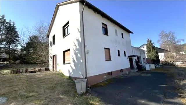 Zwangsversteigerung Zweifamilienhaus in Waldsolms: Objektfoto