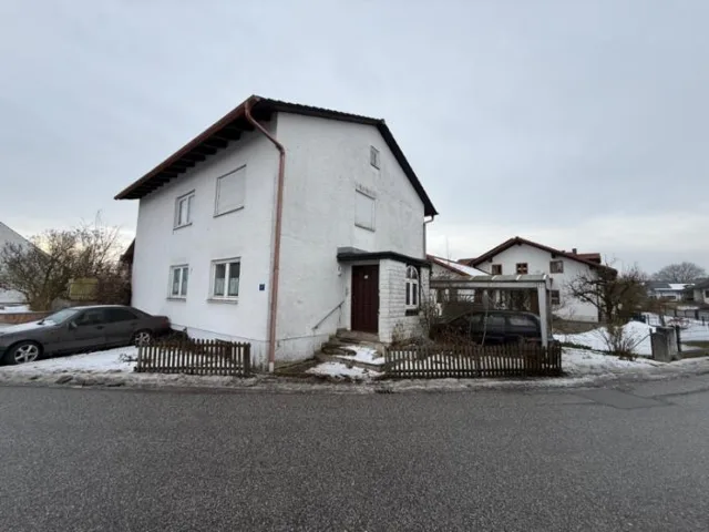 Zwangsversteigerung Zweifamilienhaus in Oberpöring: Objektfoto