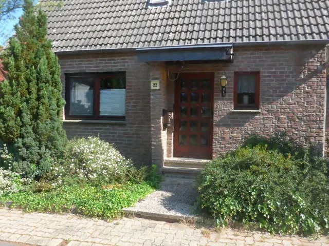 Zwangsversteigerung Einfamilienhaus in Porta Westfalica: Objektfoto