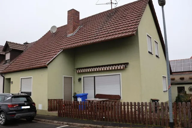 Zwangsversteigerung Einfamilienhaus in Wiesentheid: Objektfoto