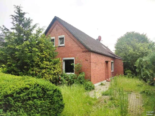 Zwangsversteigerung Einfamilienhaus in Papenburg: Objektfoto