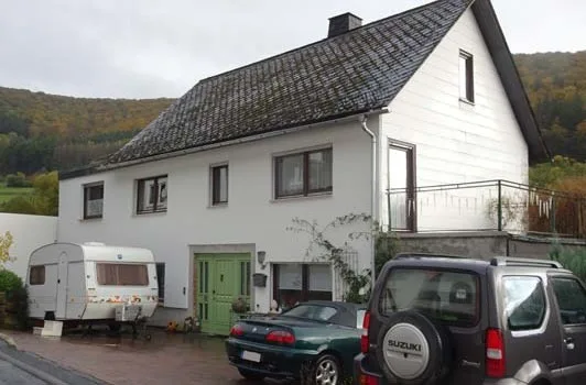 Zwangsversteigerung Zweifamilienhaus in Bied – Objektfoto