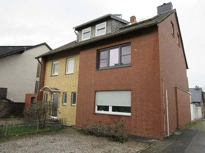 Zwangsversteigerung Zweifamilienhaus in Eschweiler: Objektfoto