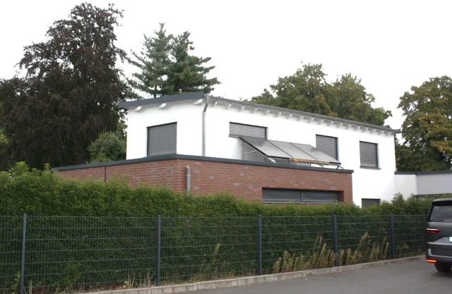 Zwangsversteigerung Einfamilienhaus in Hilden – Objektfoto